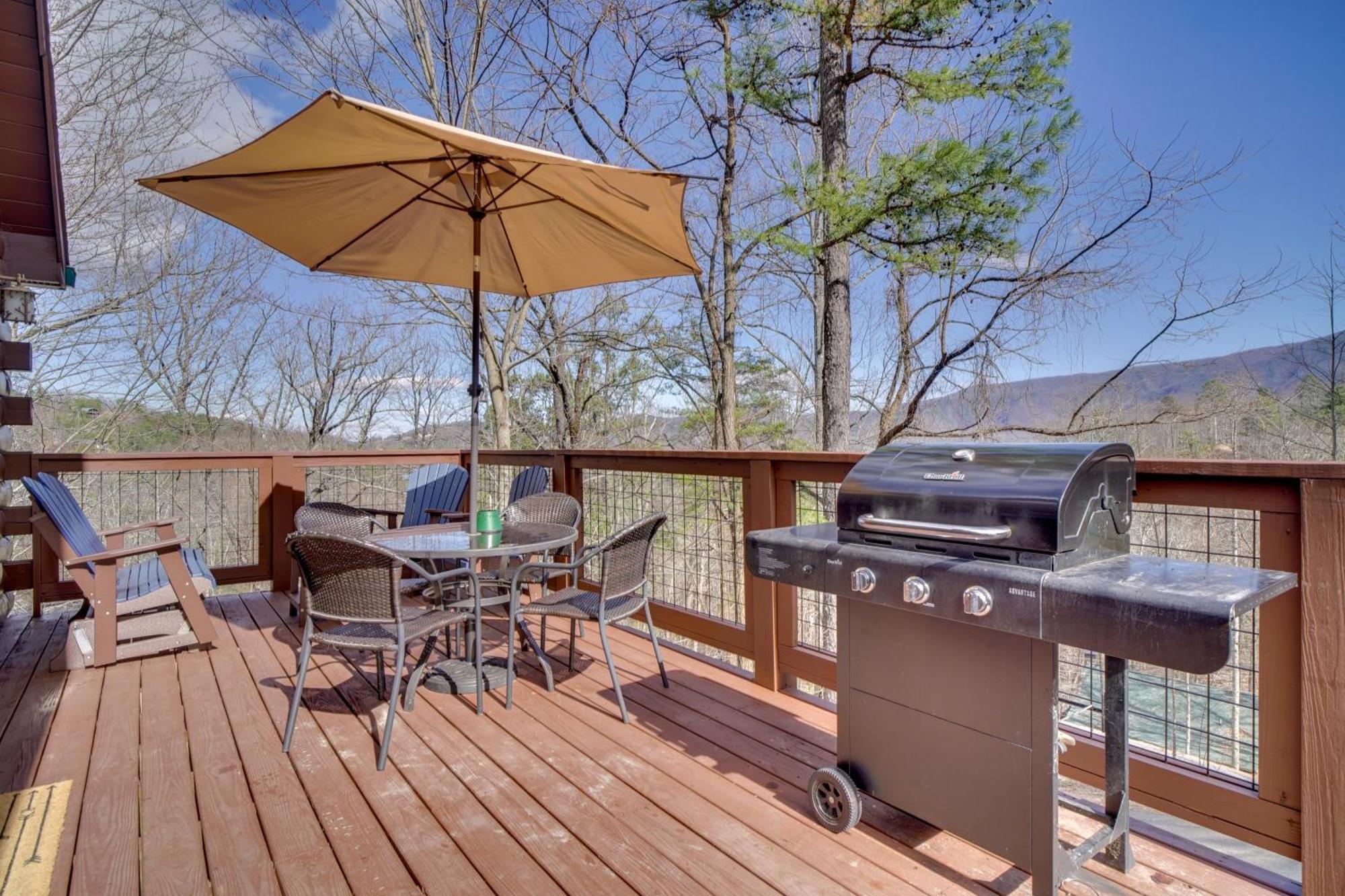 Hatcher Mtn Retreat Sevierville Cabin With Hot Tub! エクステリア 写真